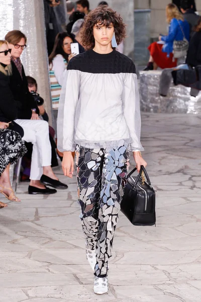 Look 7